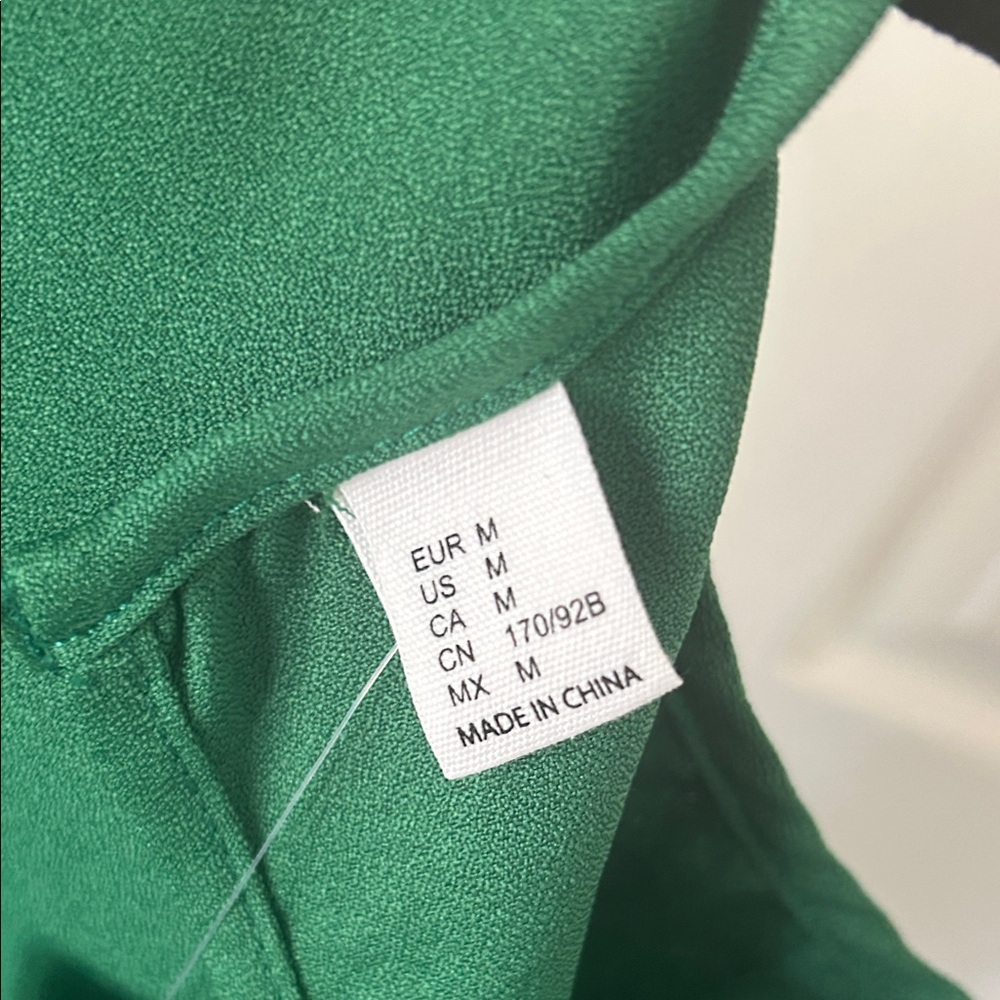 Women's Green‎ Ruffle Top - Picture 5 of 6